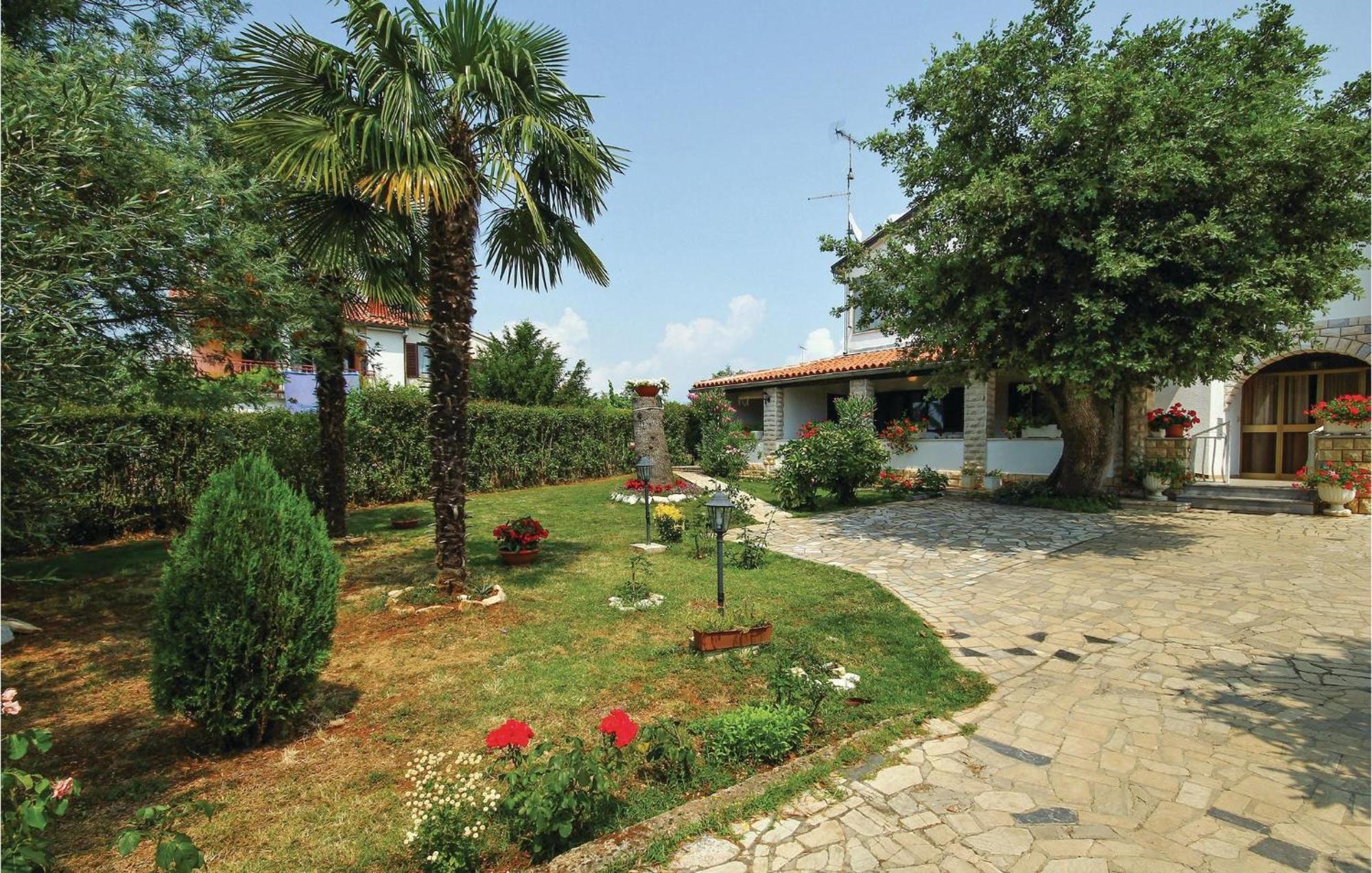 Beautiful Apartment In Porec With Wifi 외부 사진