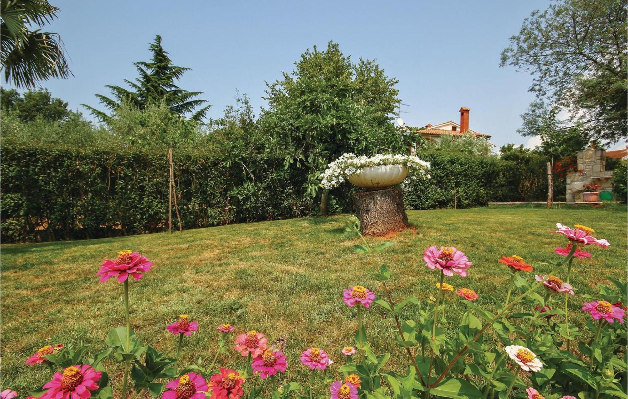 Beautiful Apartment In Porec With Wifi 외부 사진