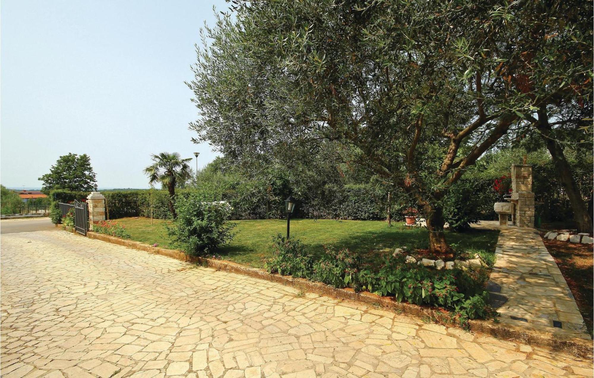 Beautiful Apartment In Porec With Wifi 외부 사진