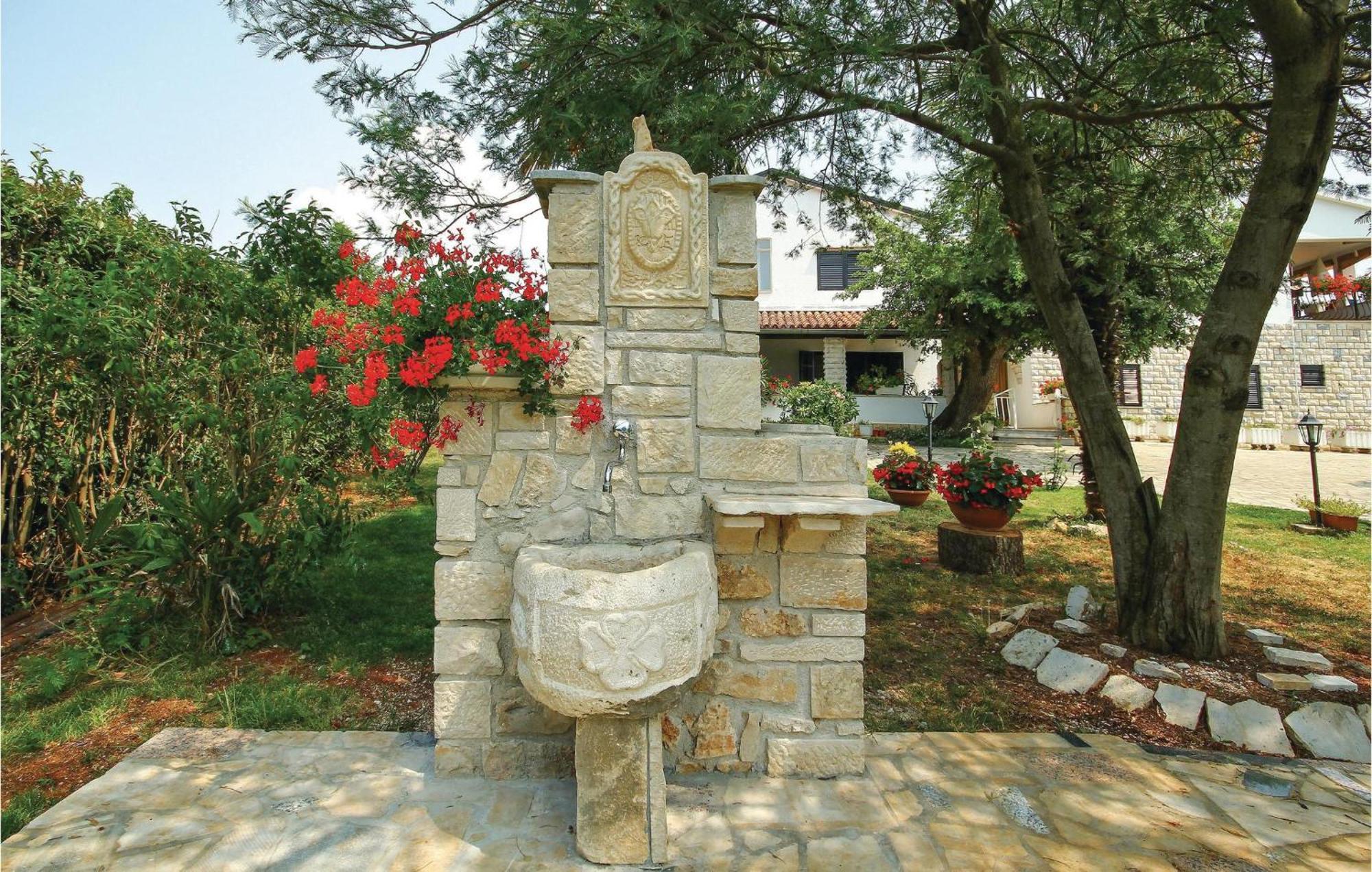 Beautiful Apartment In Porec With Wifi 외부 사진
